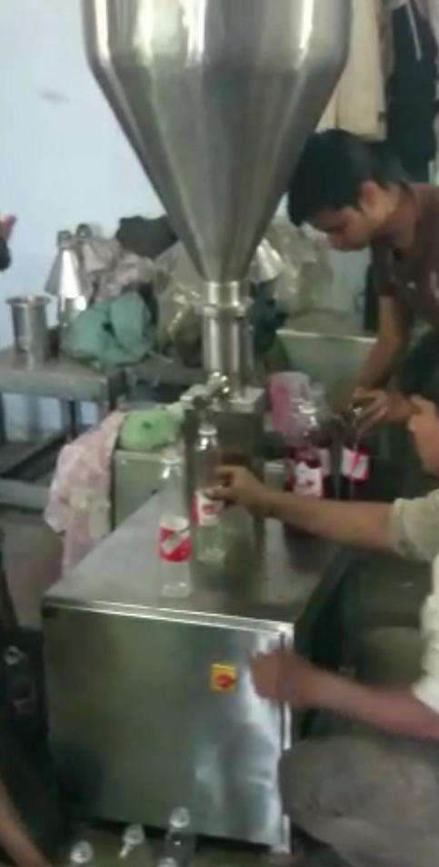 Semi Automatic Paste Filling Machine