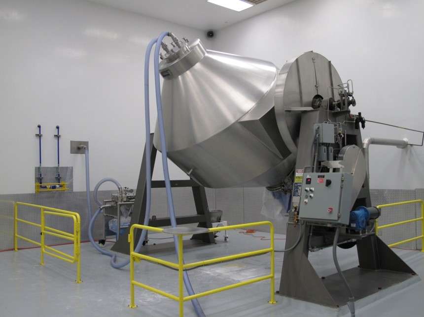 BLENDER VACUUM LOADING